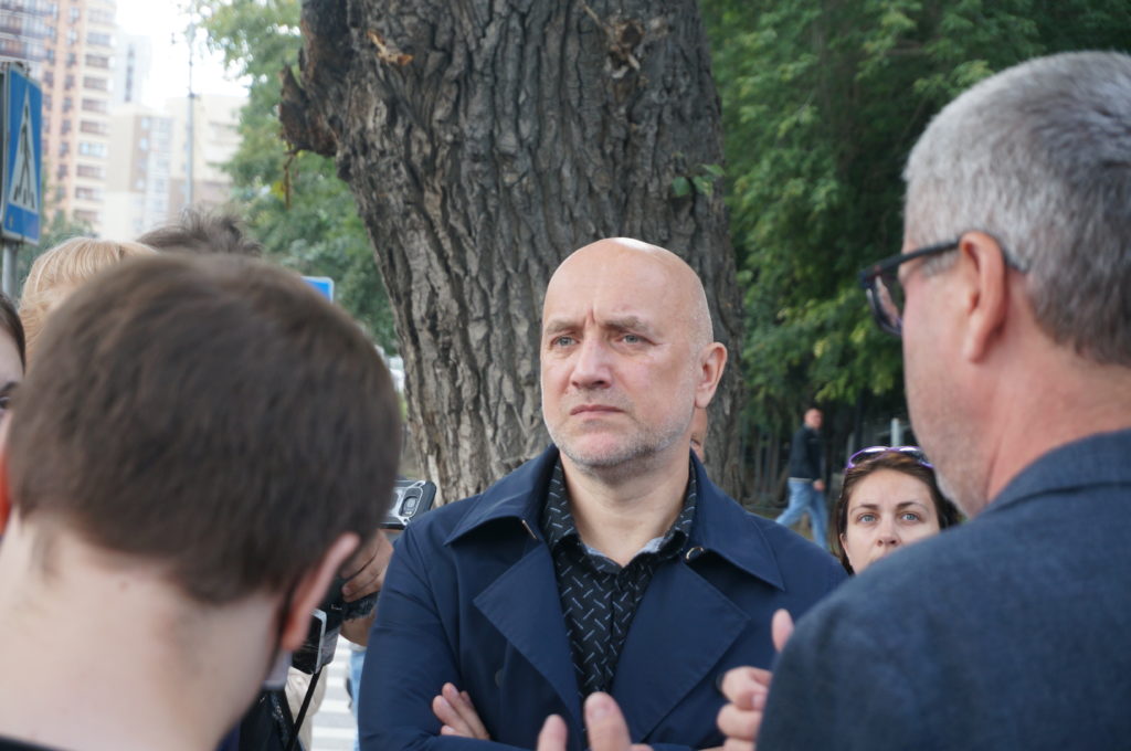 Захар Прилепин у дома Янки Дягилевой