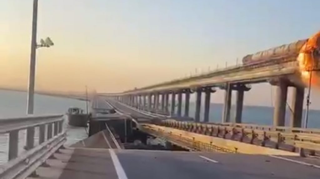 СК: при взрыве на Крымском мосту погибли три человека