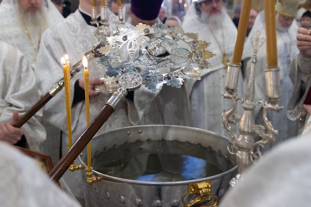 В Новосибирской области православные верующие встретили праздник Крещения Господня