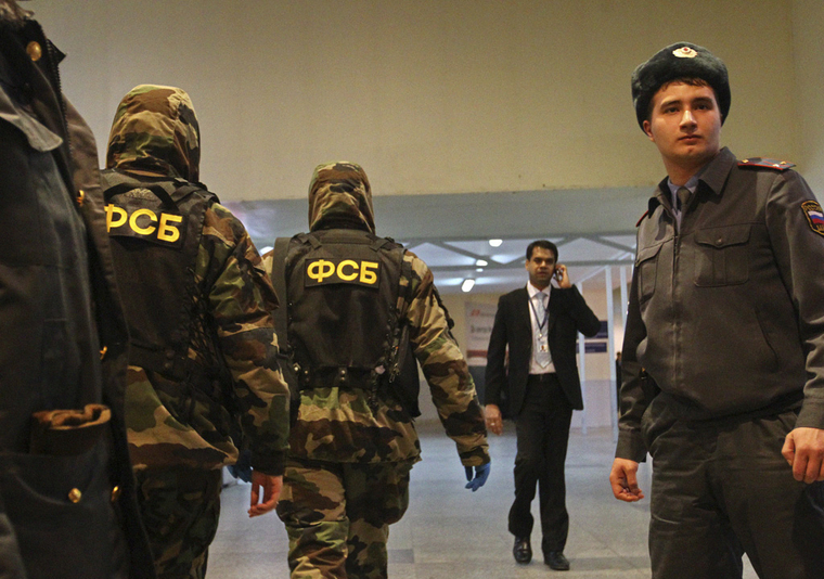 ФСБ и СК проводят обыски в двух дорожных компаниях Новосибирска
