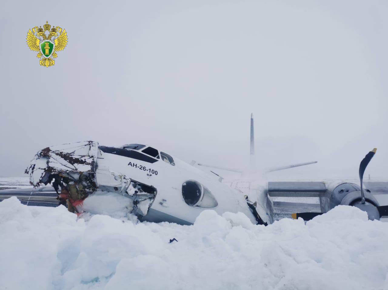 Самолет Ан-26 совершил жесткую посадку рядом с аэропортом в Ямало-Ненецком  округе. Есть пострадавшие – SibRu.com