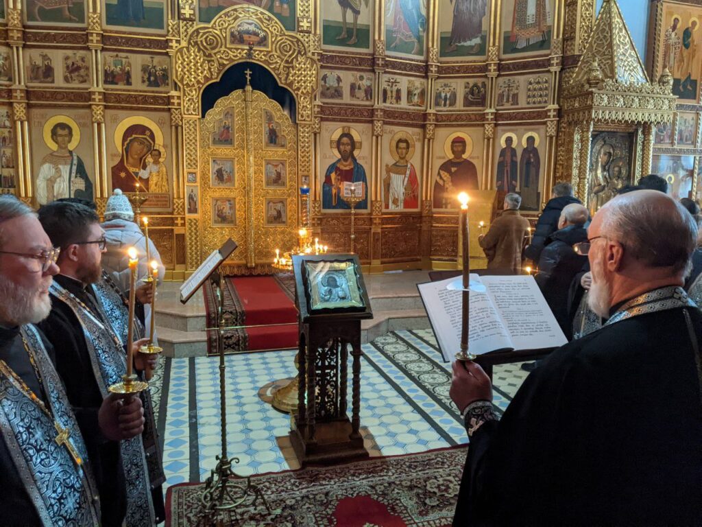 Канон Александра Критского читают в Александро-Невском соборе