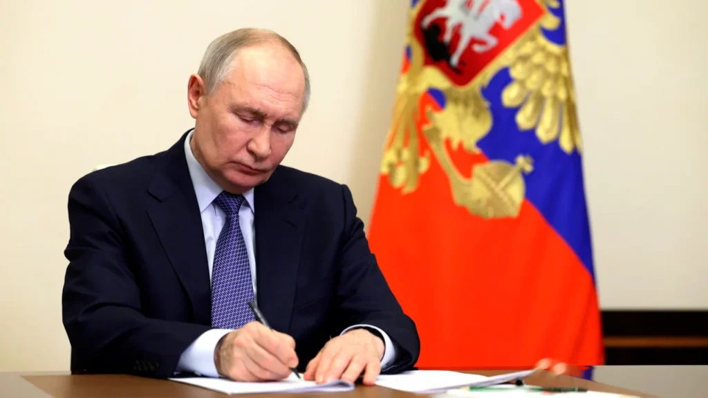 Путин помиловал переданную США Ксению Карелину