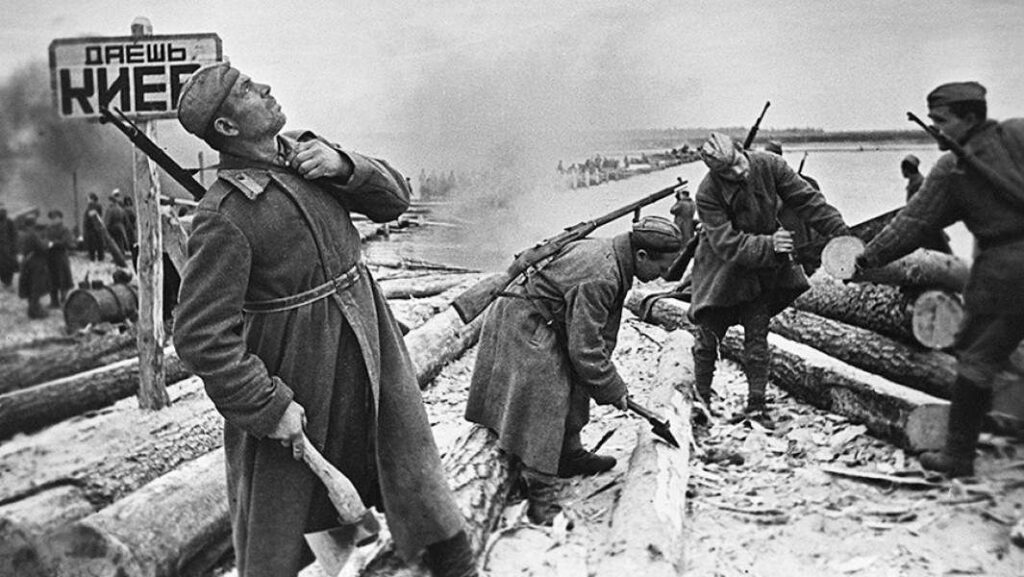 «Провокация небритого зеленого чмо» – Медведев об угрозах Зеленского