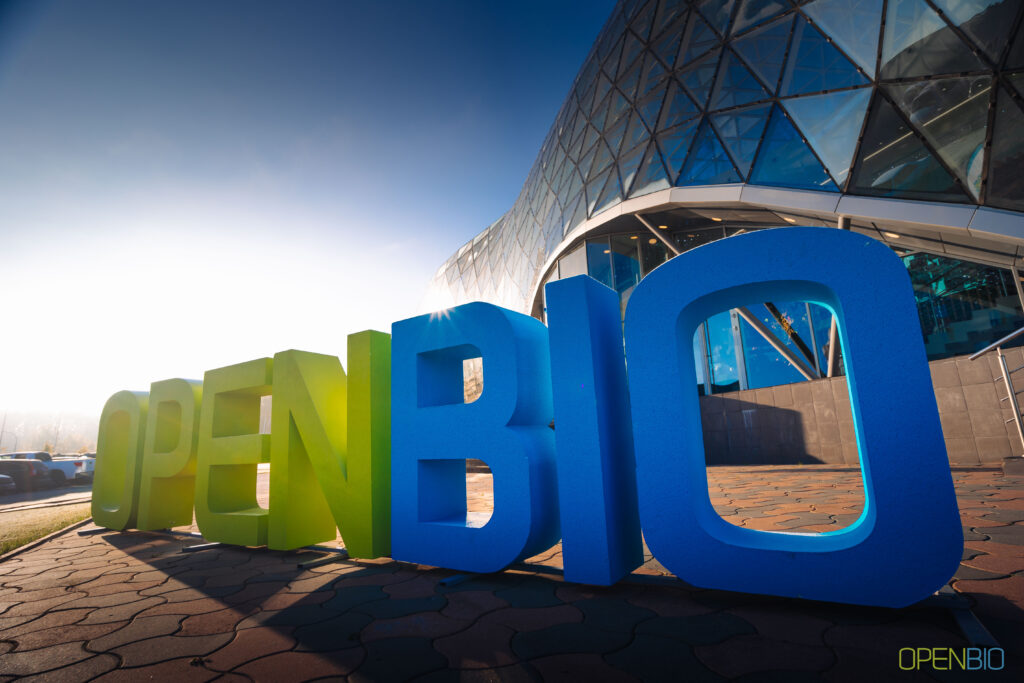 OpenBio-2025: секрет зелёной окраски кузнечиков, ранняя диагностика болезни Паркинсона и вызывающие болезни “неправильные” белки