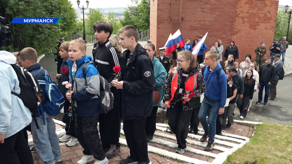 В Мурманске прошел митинг памяти в 26-ю годовщину гибели “Курска”