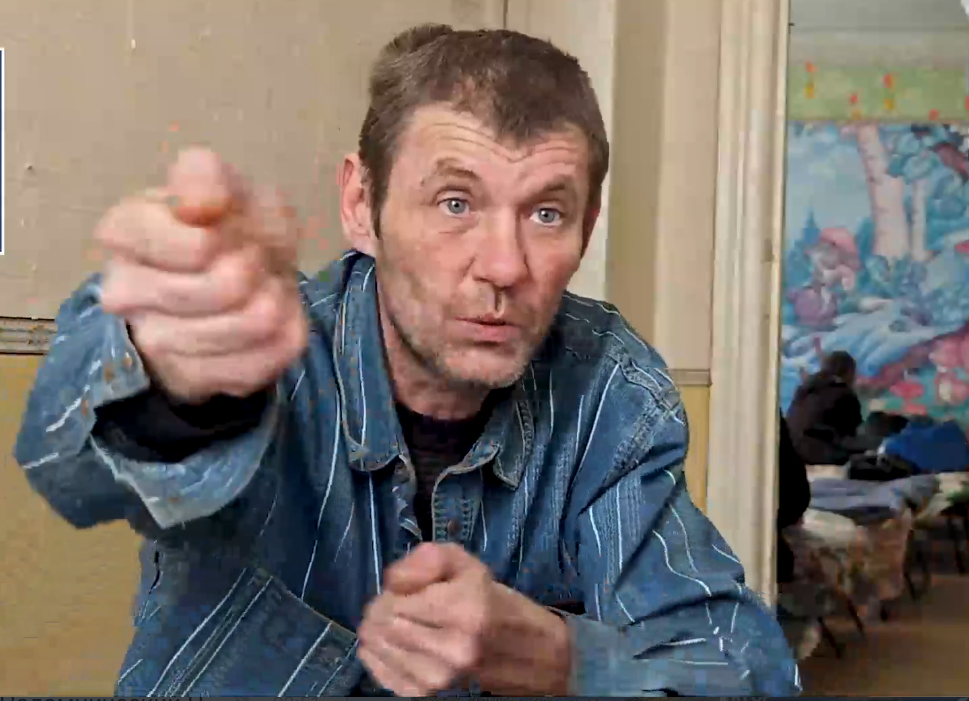 “Зашёл в комнату — и на меня обрушился потолок”