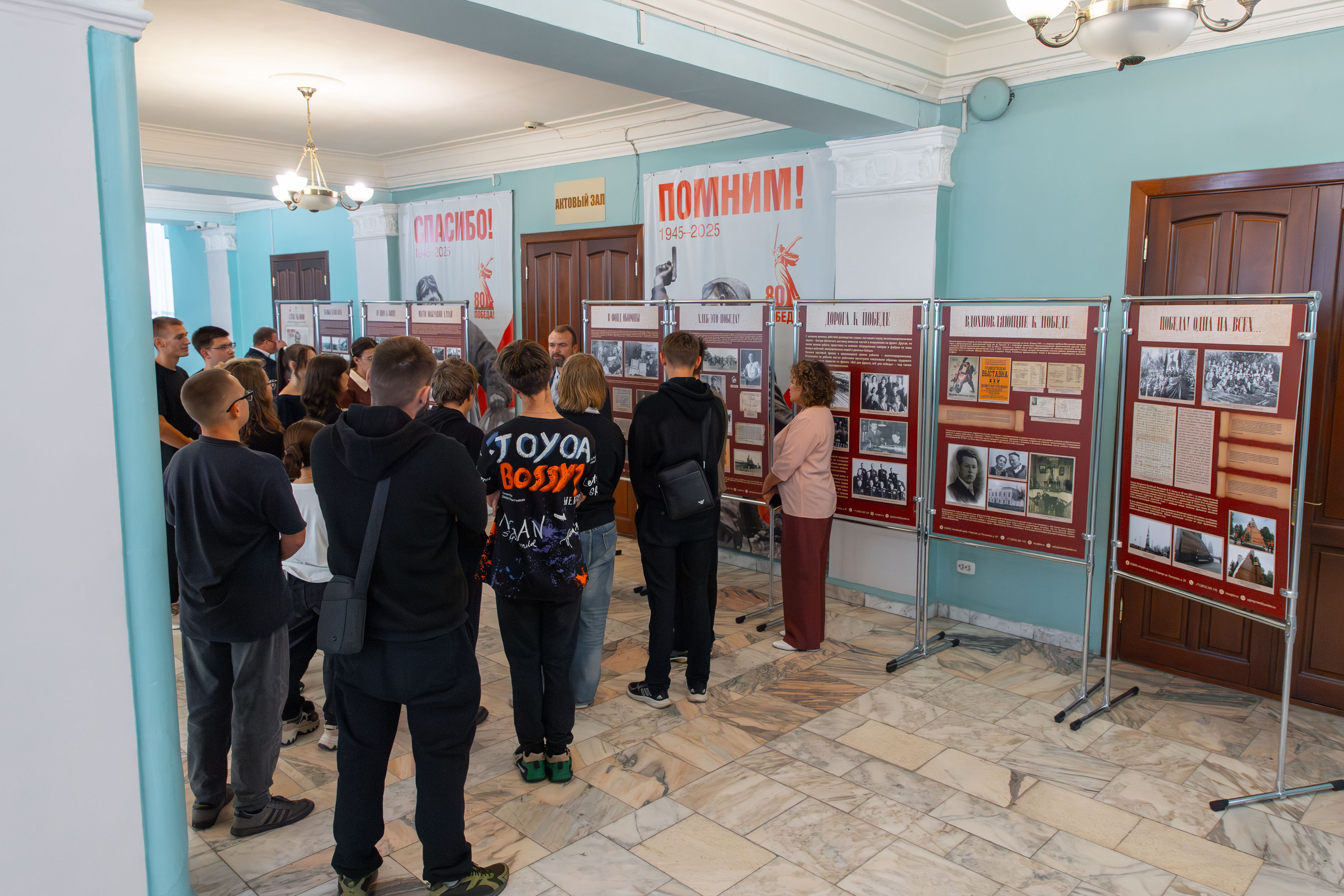 В Алтайском ГАУ открылась передвижная выставка «Алтай тыловой»