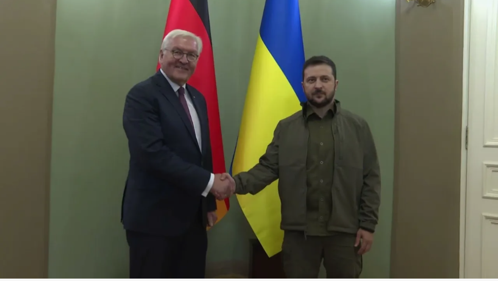 Штайнмайер и Зеленский кивают на других